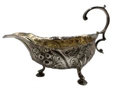 George III silver sauceboat with acanthus scroll handle