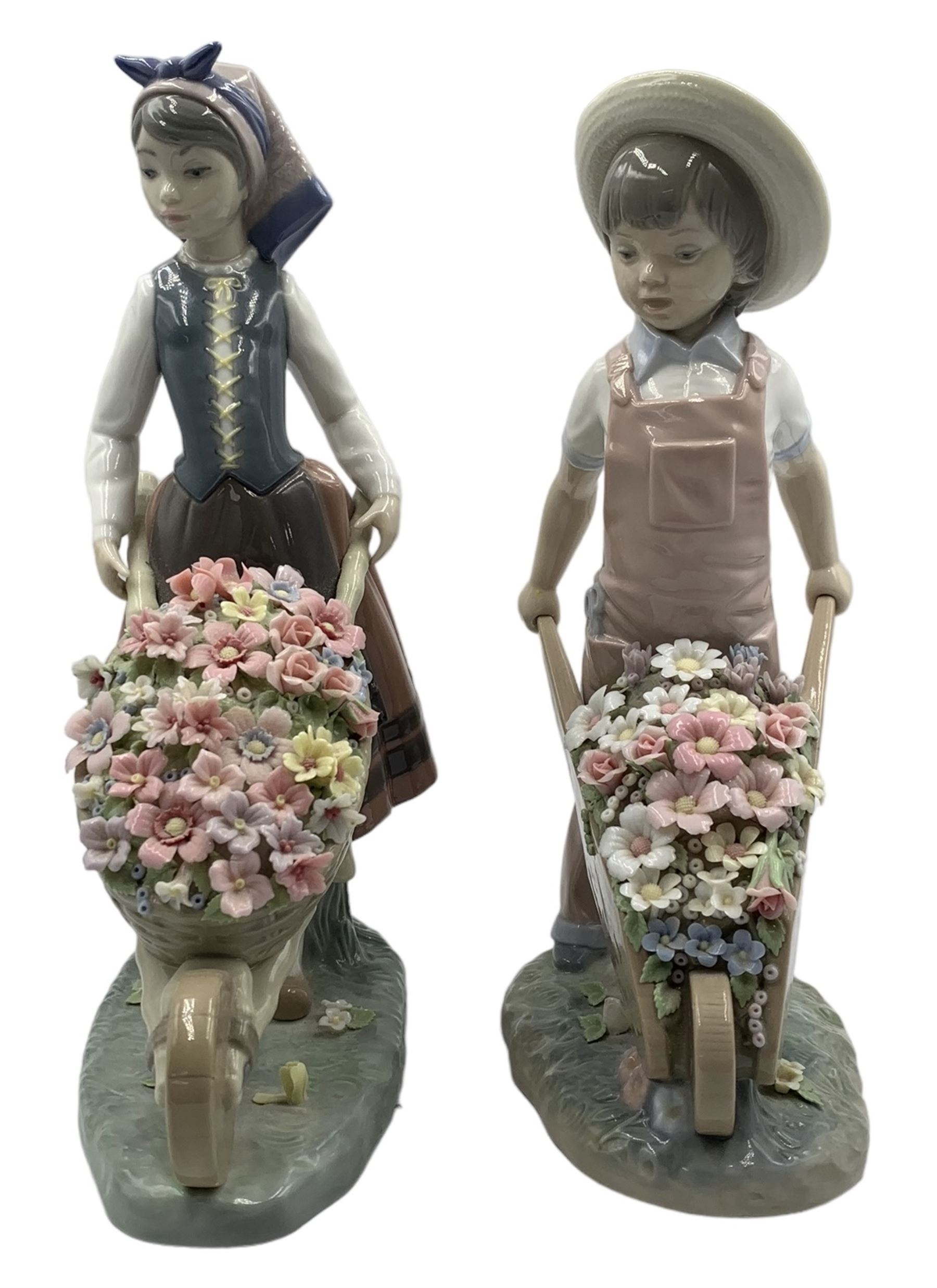 Lladro figure 'A barrel of Blossoms' No.1419 and another 'Little Gardener' No.1283 (2) - Image 6 of 6