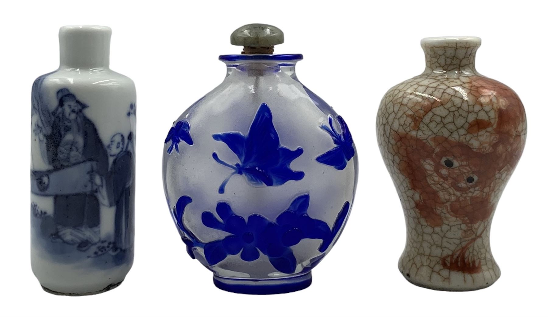 Chinese blue overlay glass snuff bottle