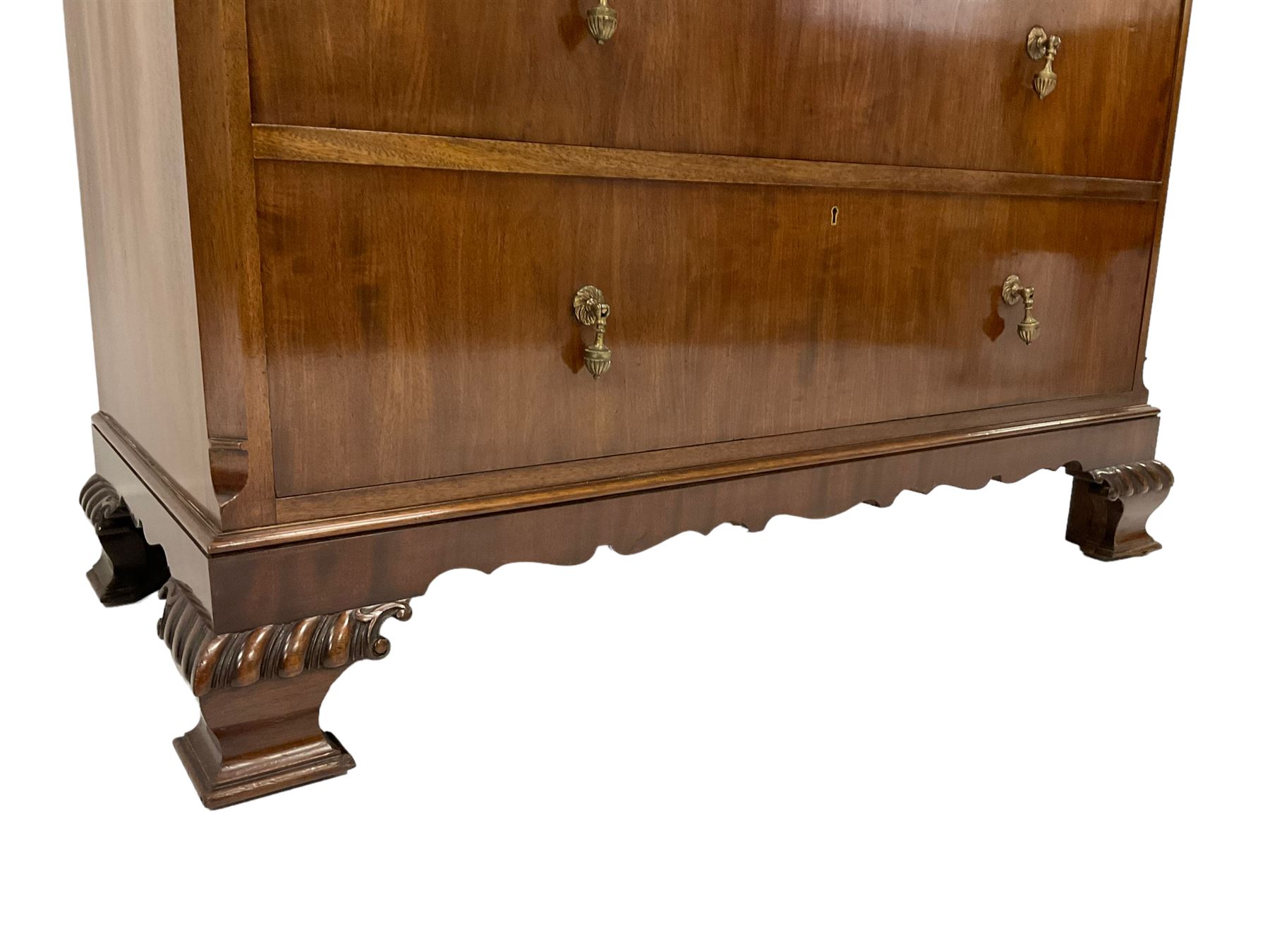 Mid-20th century mahogany linen chest - Image 4 of 7
