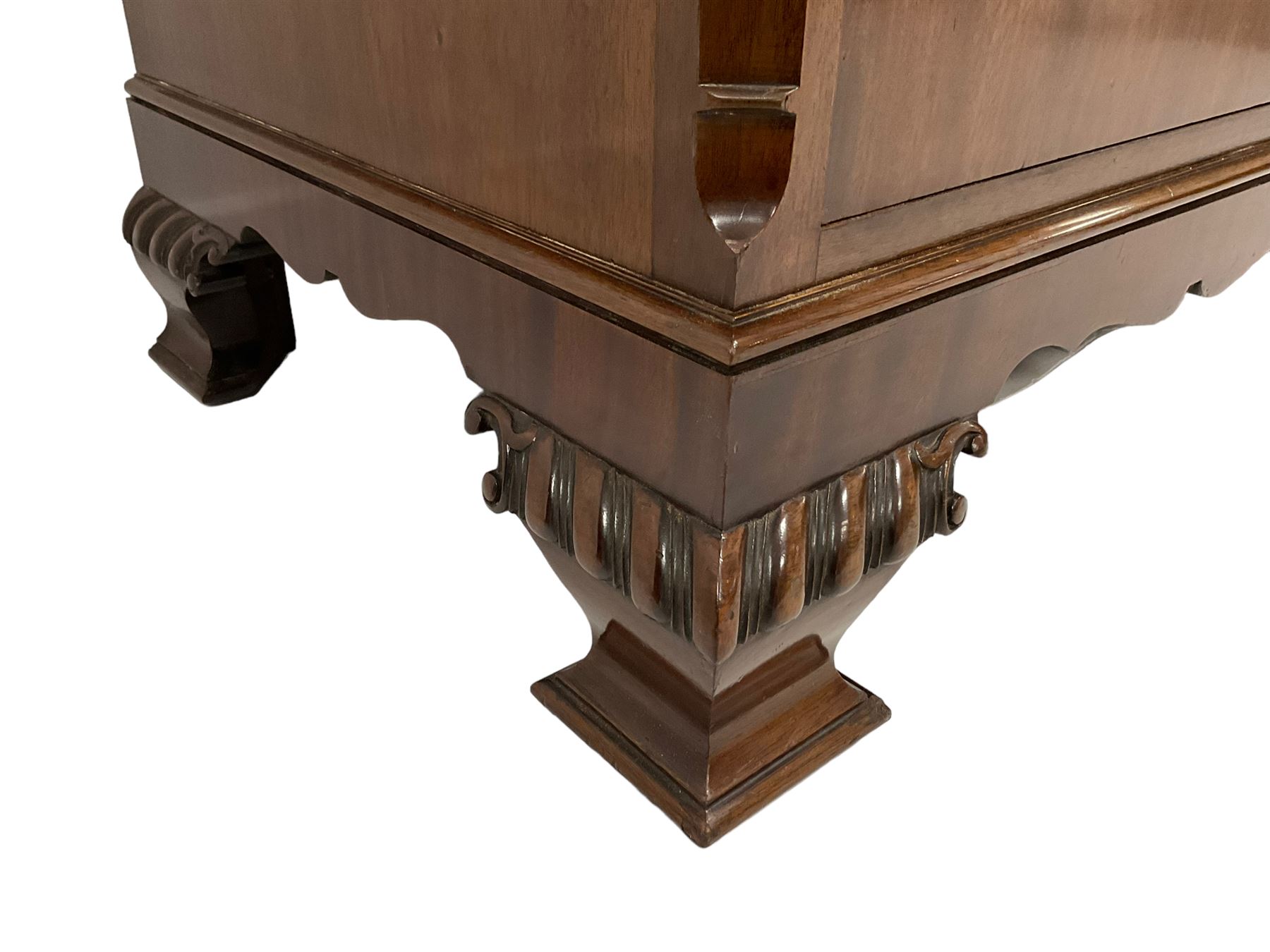 Mid-20th century mahogany linen chest - Image 7 of 7