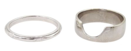 18ct white gold band and a 14ct gold white gold band