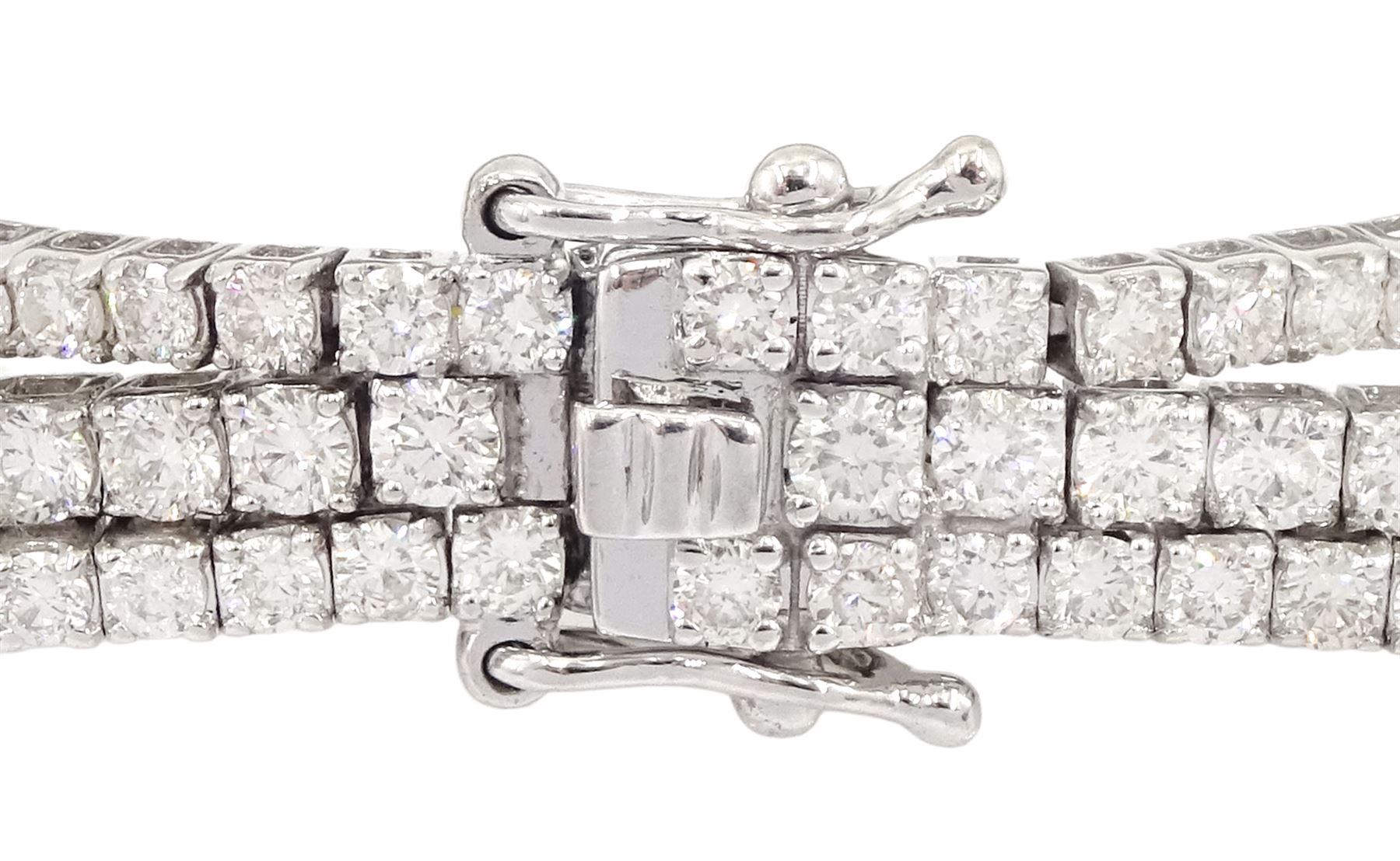 18ct white gold three row round brilliant cut diamond bracelet - Image 3 of 4