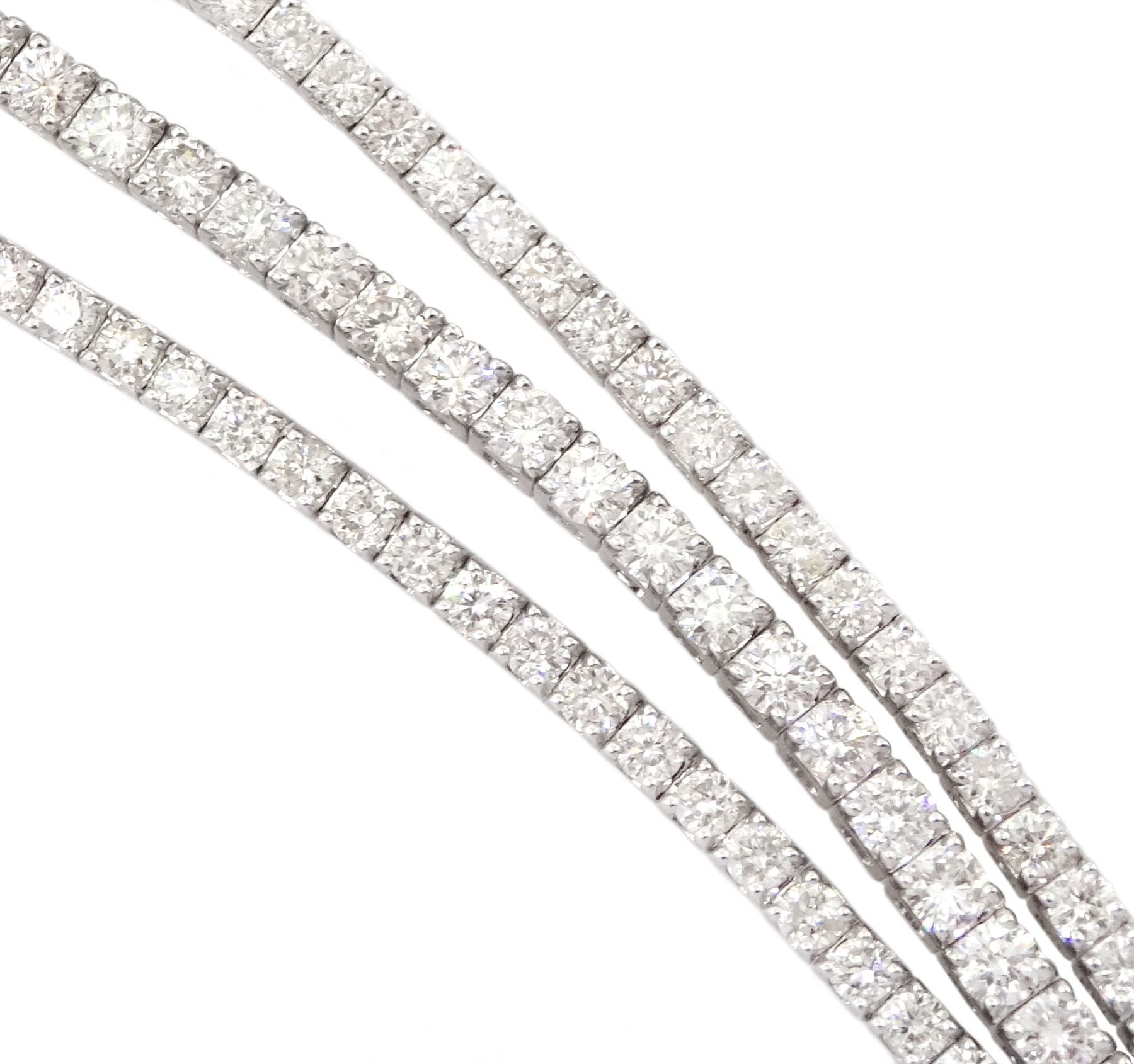 18ct white gold three row round brilliant cut diamond bracelet - Image 4 of 4