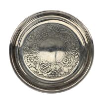 Early 19th century silver circular teapot stand with engraved floral decoration on a wooden base D1