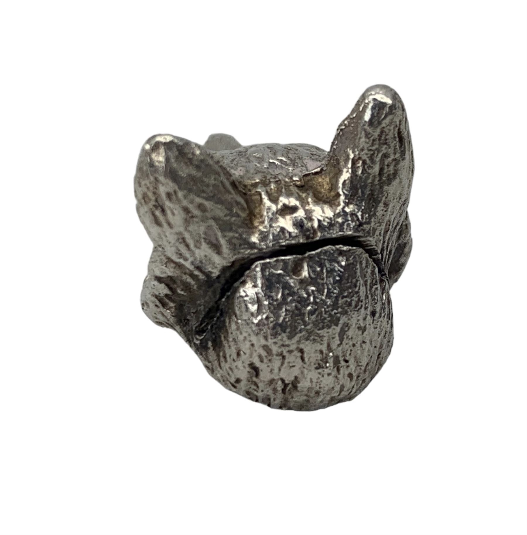 Set of six cast silver menu holders formed as fox heads - Image 4 of 6