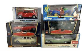 Model vehicles including 1:18 scale Sunstar Classic Models no. 1332 57 Ford Fairlane Skyliner