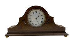 French - Edwardian 8-day timepiece mantle clock in a shaped mahogany case with decorative inlay
