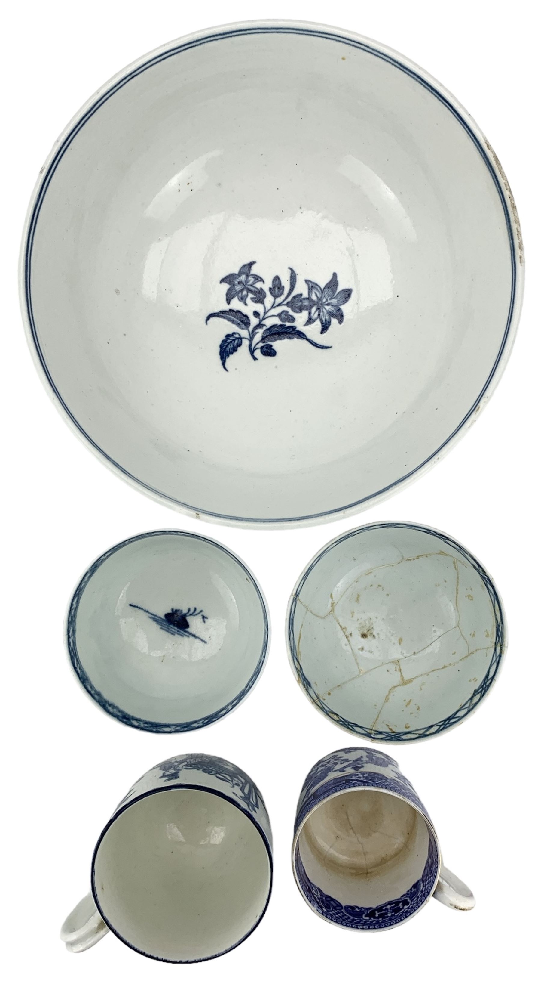 Early Worcester slop bowl decorated in the three flowers pattern c1780 - Image 7 of 9