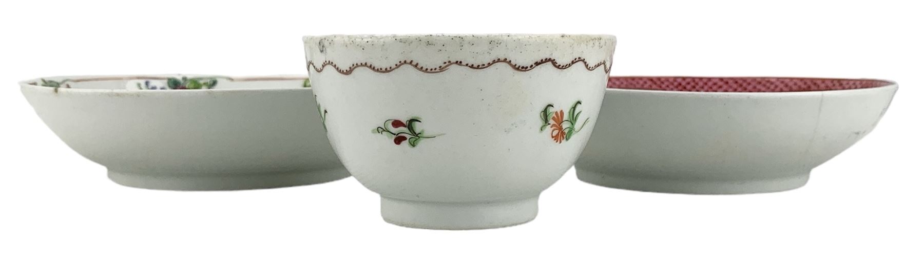 Early Worcester slop bowl decorated in the three flowers pattern c1780 - Image 5 of 9