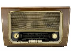 Bush VHF94 mains radio in wooden case