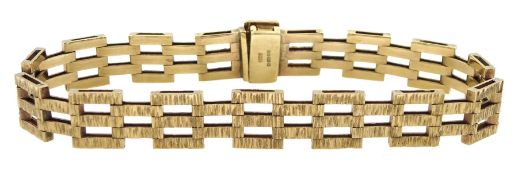 9ct gold textured three bar link bracelet