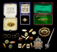 Victorian and later jewellery including gold agate and pearl brooch