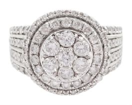 18ct white gold round brilliant cut diamond cluster ring