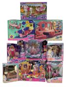 Sindy: Collection of Sindy dolls and accessories to include Sindy TV Studio