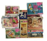 Sindy: Collection of Sindy accessories to include Sindy's Shower