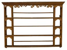 Early 19th century pine Delft rack