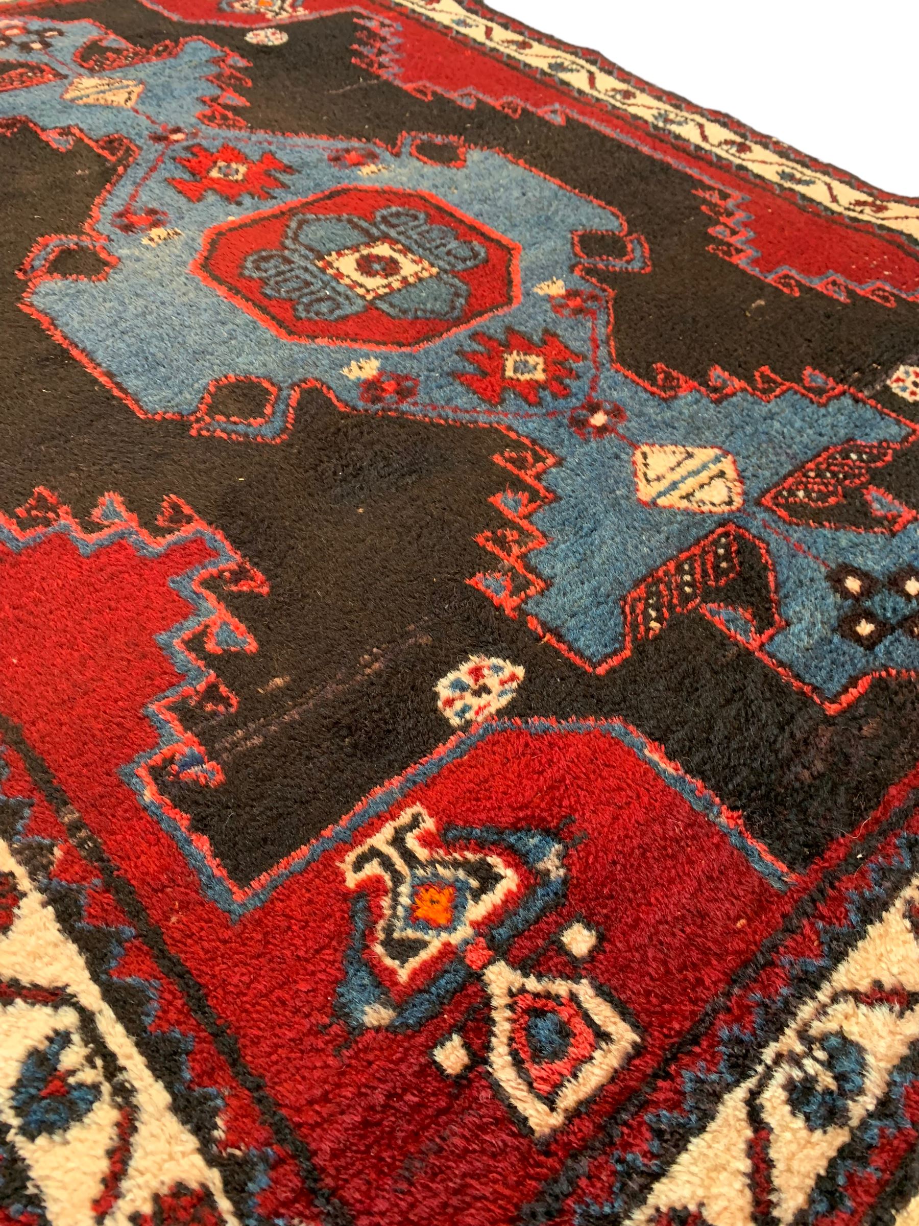 Persian Tuyserkan crimson ground rug - Image 4 of 7