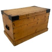 Early 20th century pine tool chest