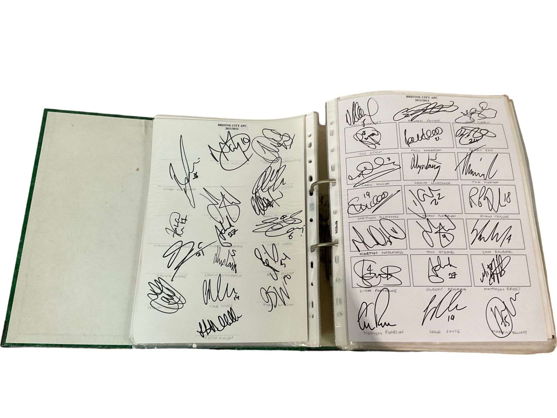 Mostly English footballing autographs and signatures - Bild 4 aus 14
