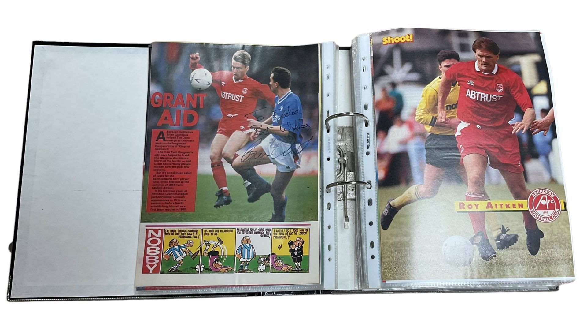 Mostly Scottish footballing autographs and signatures including Billy McNeill - Bild 3 aus 11