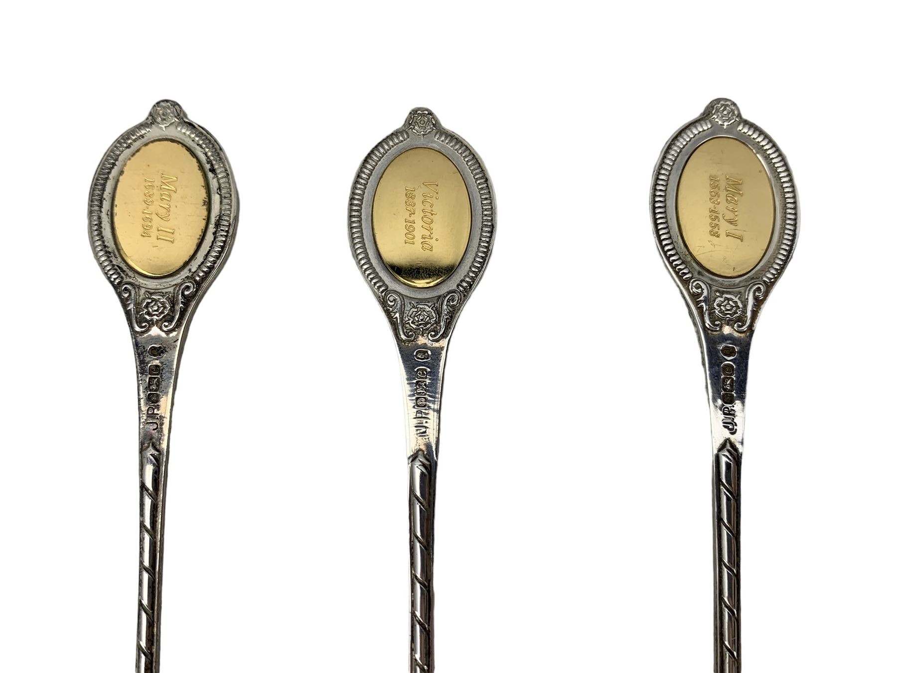Set of six silver jubilee silver teaspoons 'The Sovereign Queens spoon collection' - Image 3 of 6