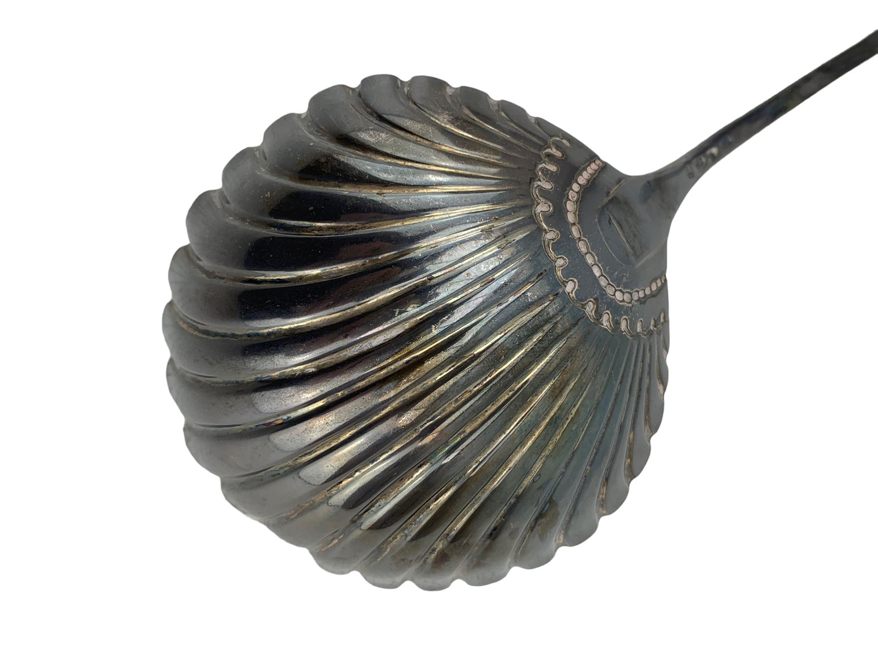 Georgian silver soup ladle with shell terminal and fluted bowl - Image 4 of 4