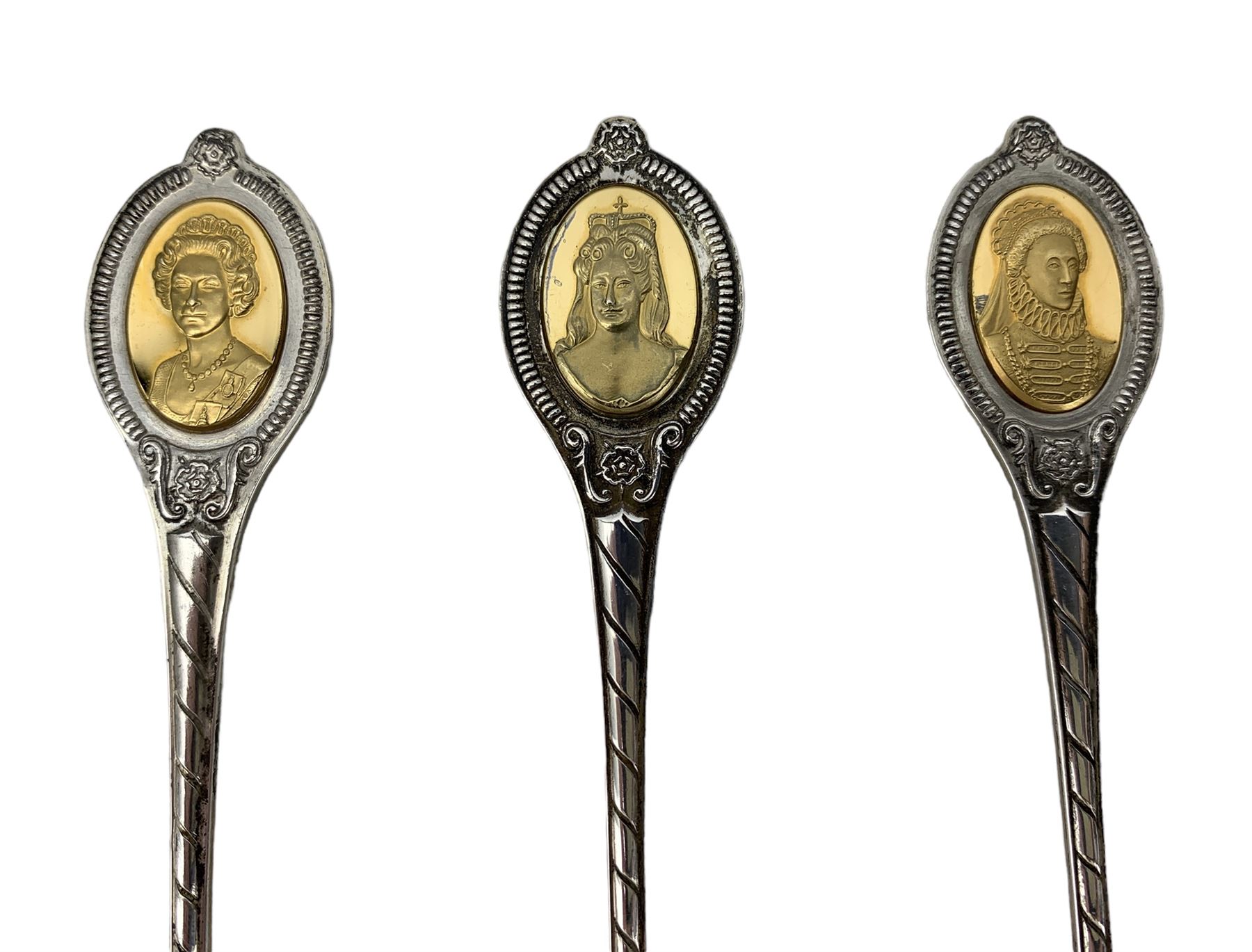 Set of six silver jubilee silver teaspoons 'The Sovereign Queens spoon collection' - Image 5 of 6