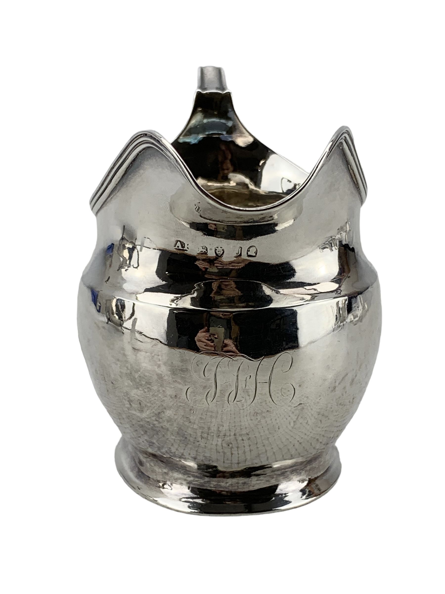 George III silver cream jug with reeded edge and angular handle - Image 3 of 3