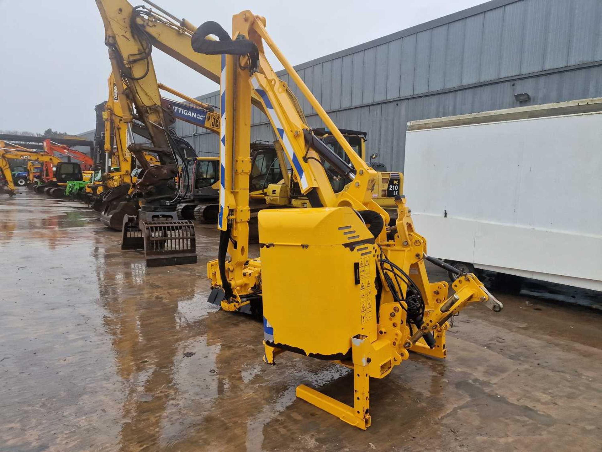 2017 Shelbourne Reynolds HD870 PTO Driven Hedge Trimmer, Telescopic Arm, Hydraulic Roller (NOT IN AU - Image 3 of 14