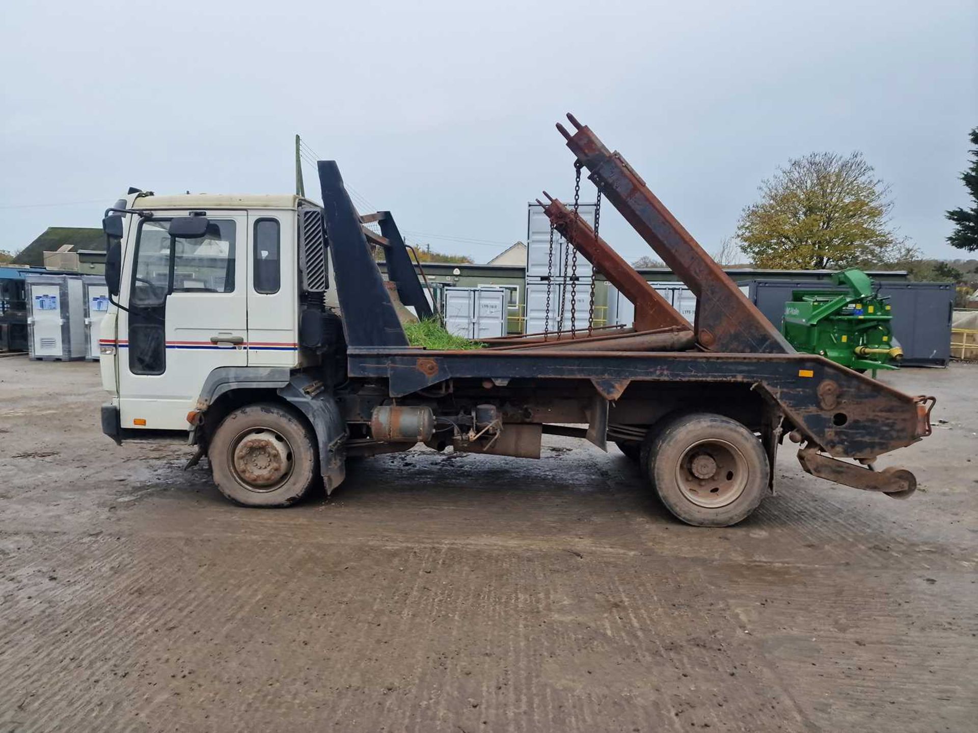 2002 Volvo 4x2 Skip Loader Lorry, Extendable Arms, Webb Gear, Manual Gear Box (Reg. Docs Available) - Image 3 of 19