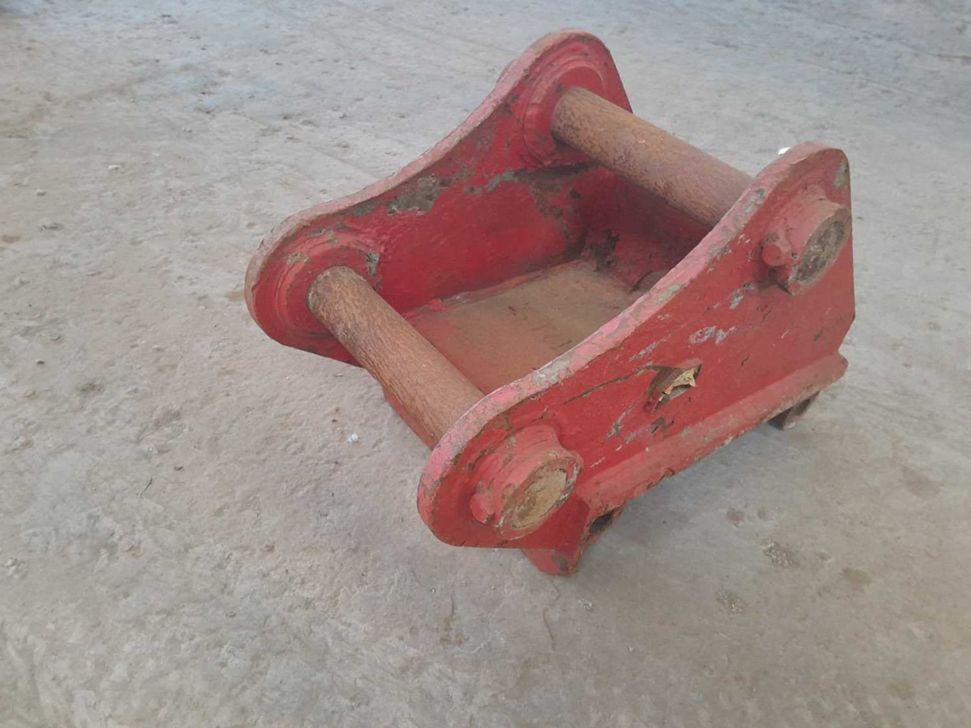 Head Stock to suit Screener Bucket 90mm Pin to suit 30 Ton Excavator (Pin Centres 52cm, Dipper Width