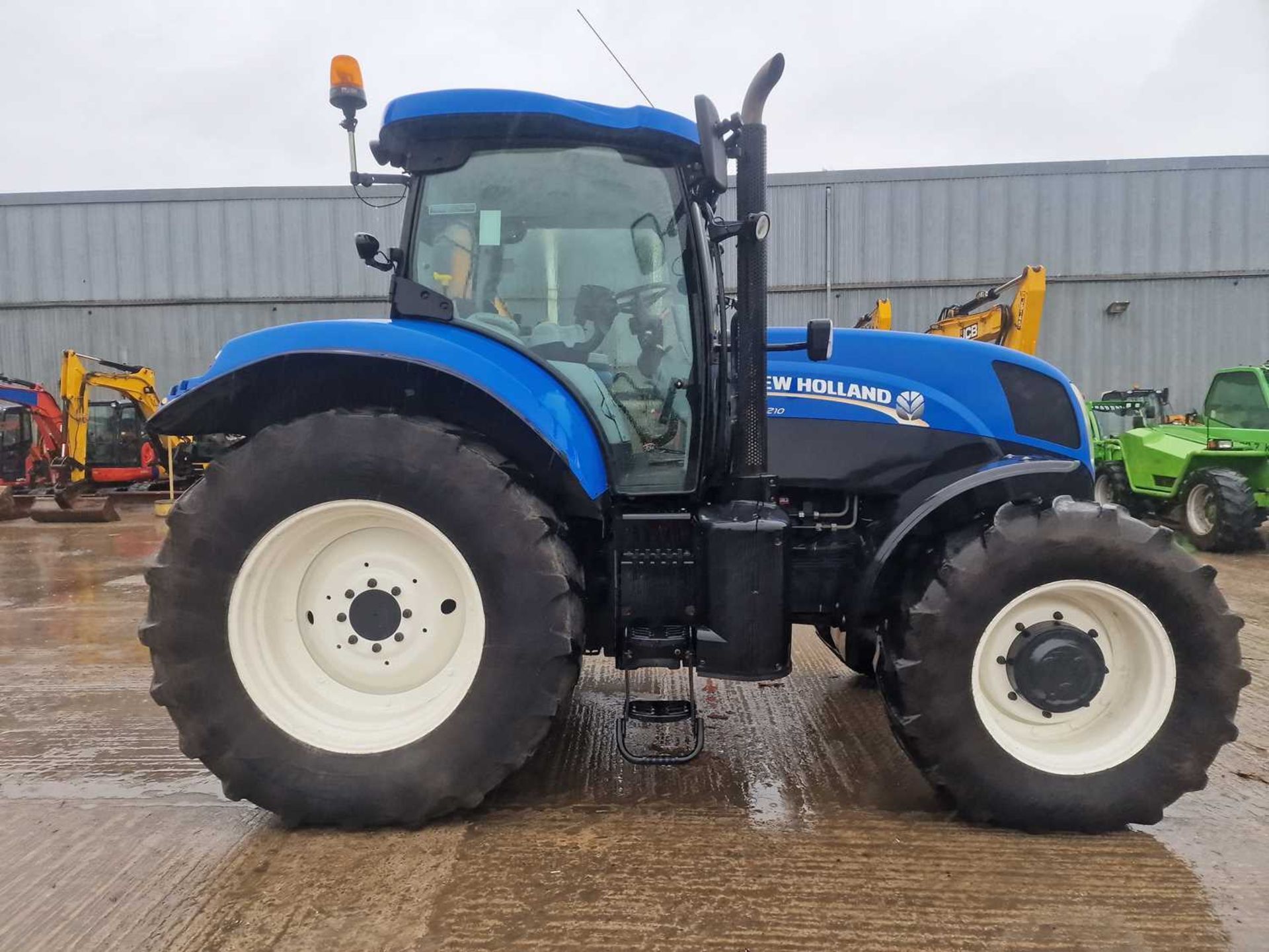 2013 New Holland T7.210 4WD Tractor, Front Suspension, Cab Suspension, Air Brakes, 3 Spool Valves, P - Image 6 of 27