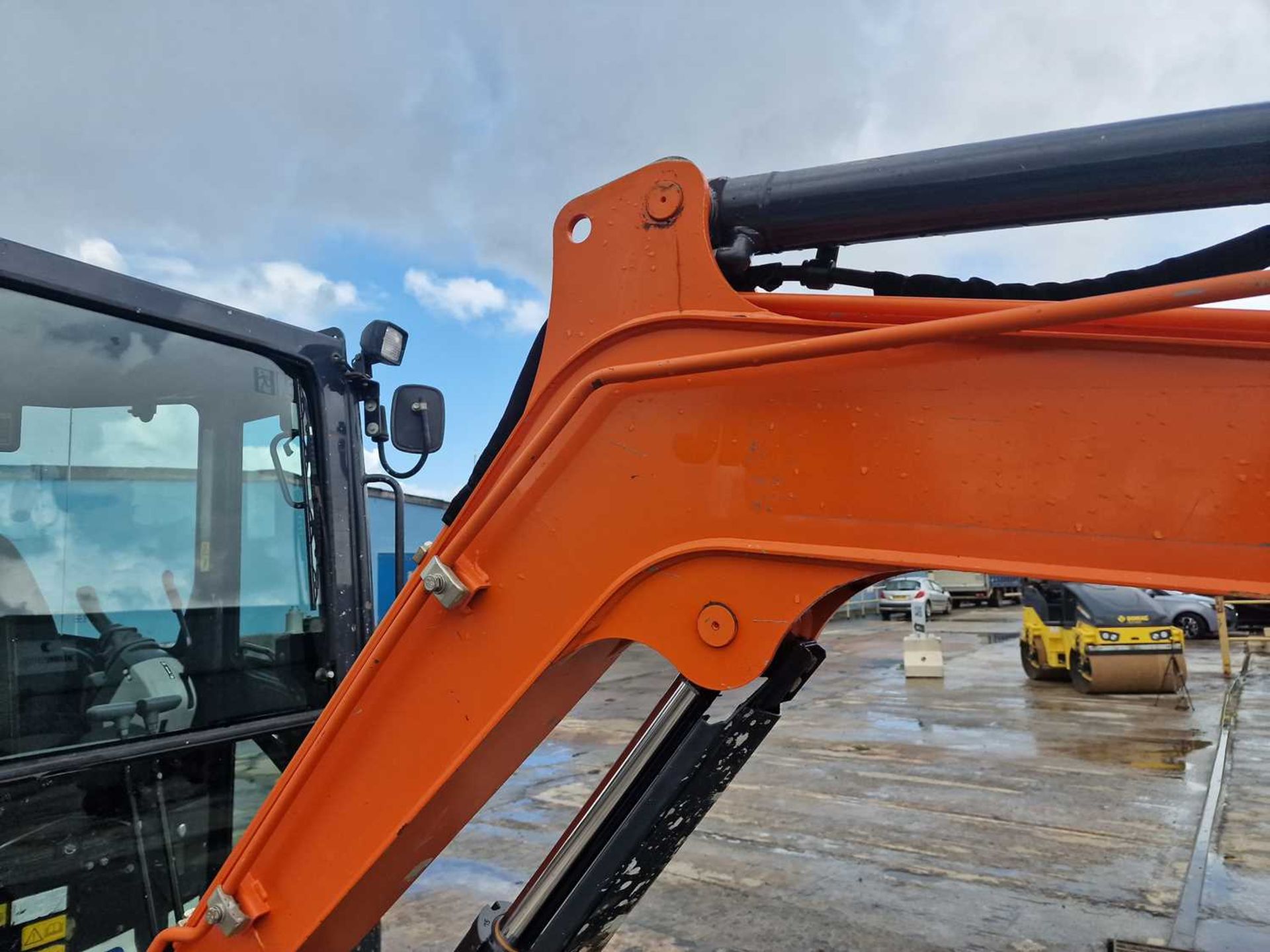 2018 Hitachi ZX26U-5A CR, Rubber Tracks, Blade, Offset, Whites Manual QH, Piped, 48", 18", 12" Bucke - Image 12 of 35