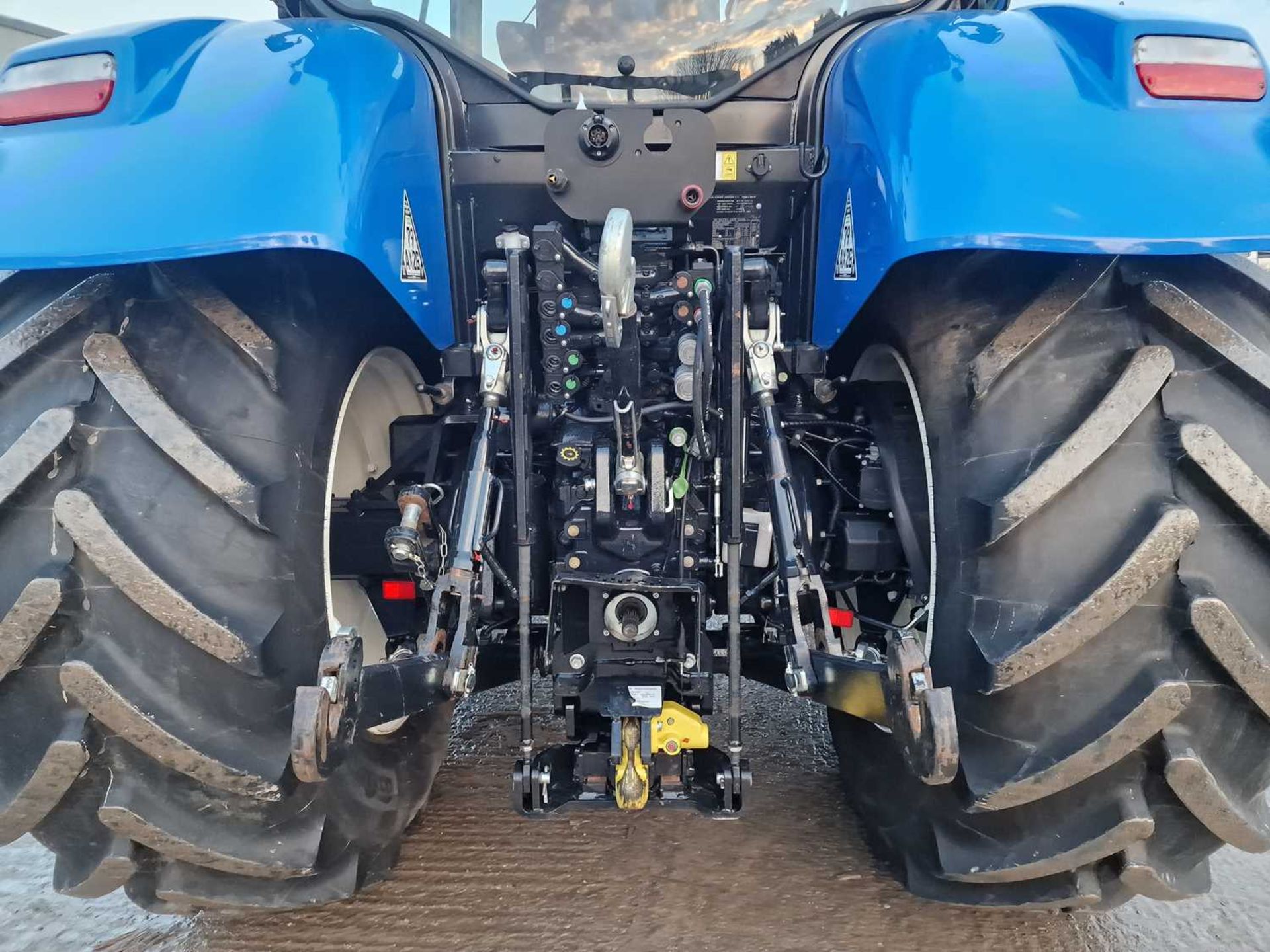 2020 New Holland T7.210 4WD Tractor, Front Linkage, Front Suspension, Cab Suspension, Air Brakes, 4  - Image 11 of 28