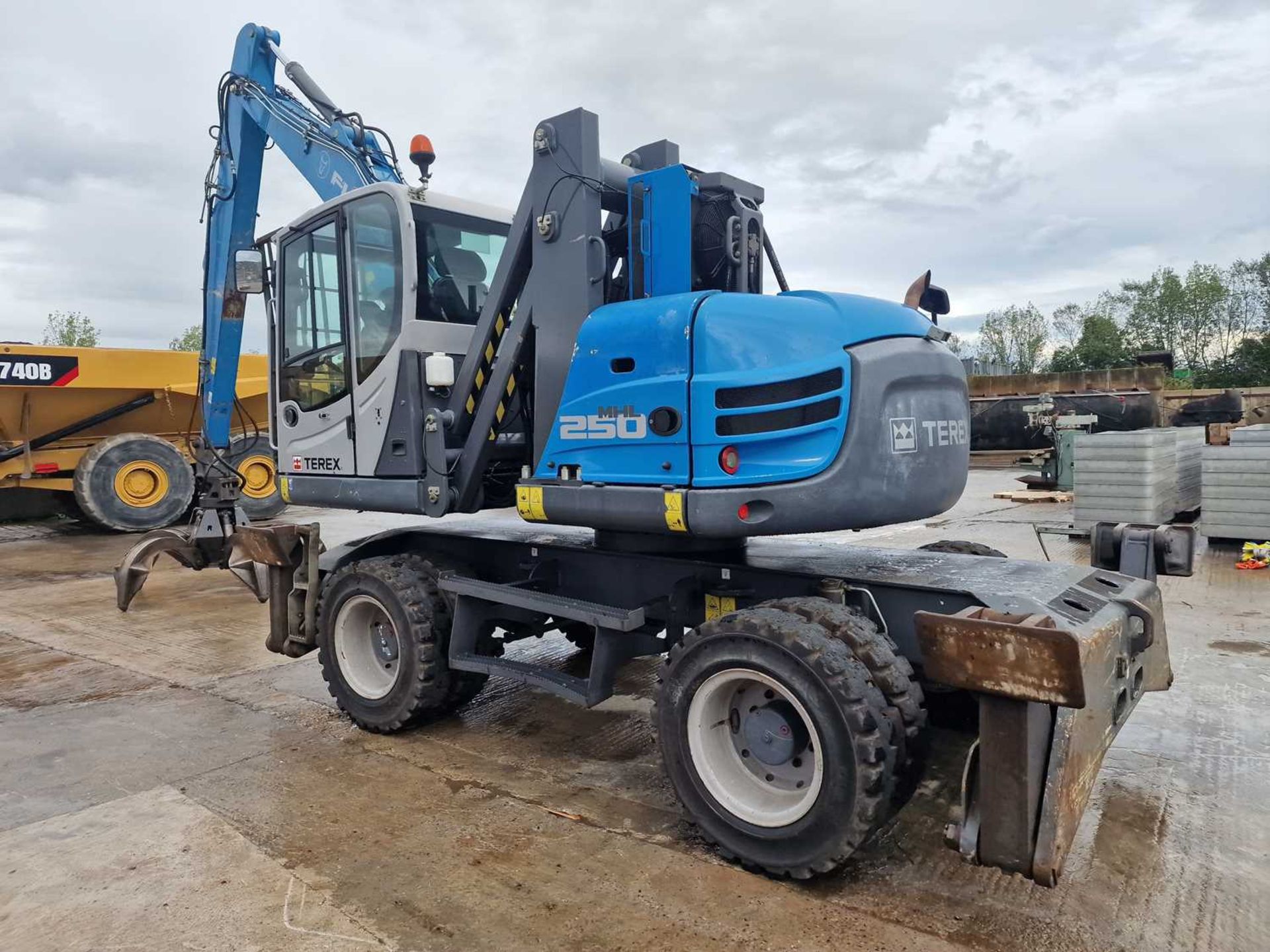 2016 Fuchs MHL250 Wheeled Material Handler, Stabilisers, Piped, Aux. Piping, Hi Rise Cab, Reverse Ca - Image 5 of 96