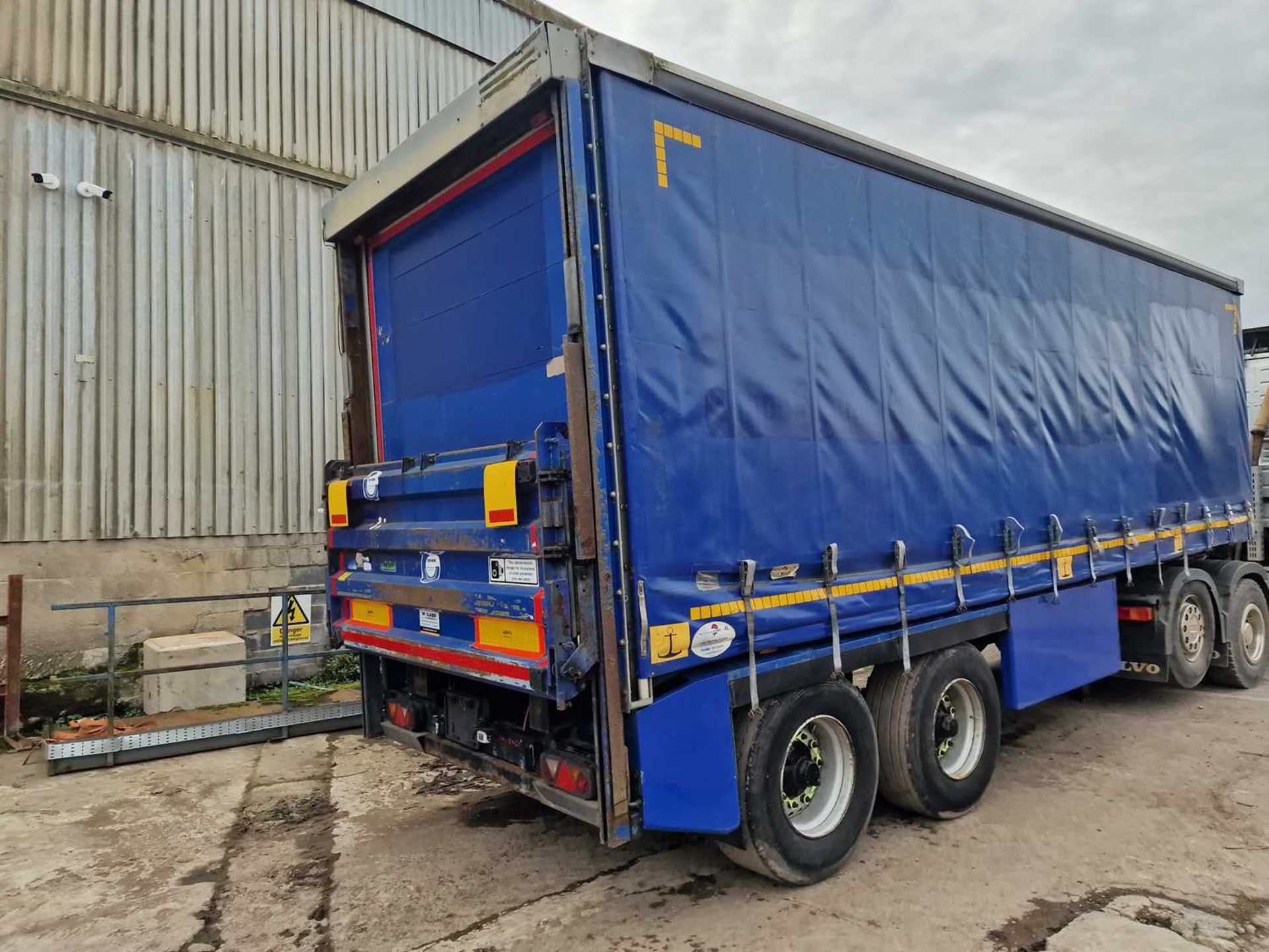 2011 SDC Twin Axle Urban Curtainsider Trailer, DHollandia Tail Lift - Image 3 of 15