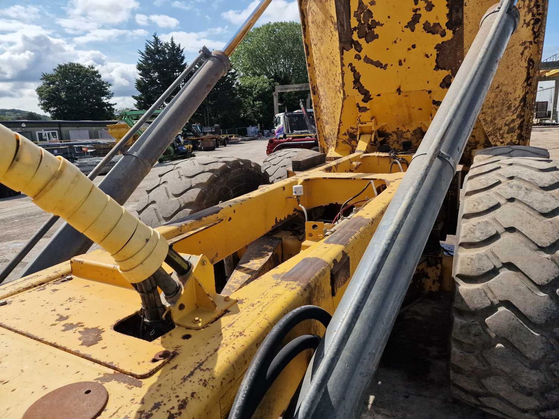 2003 Volvo A35D Articulated Dumptruck, Reverse Camera, A/C - Image 14 of 28