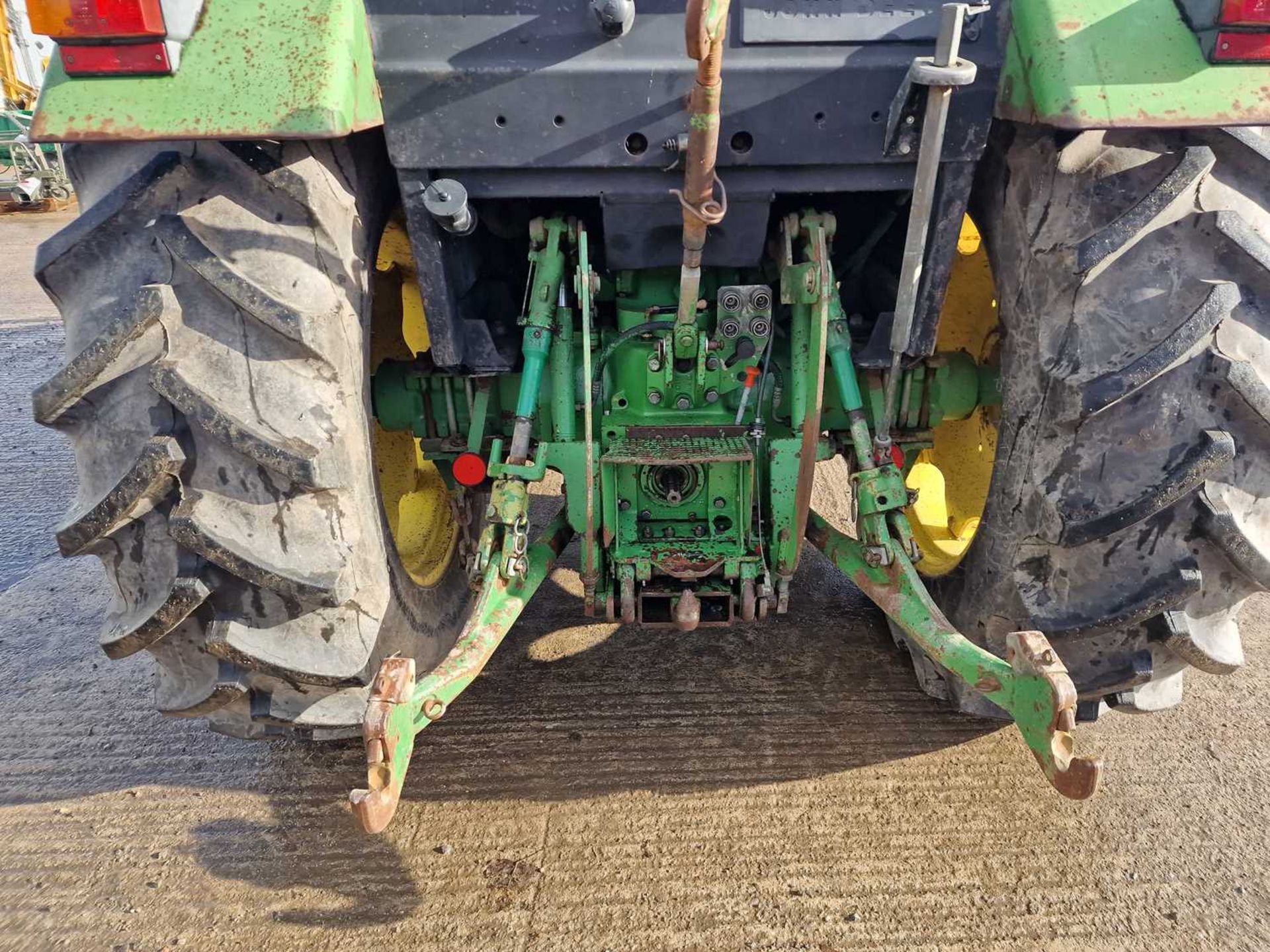 1989 John Deere 2850 4WD Tractor, Loader, 2 Spool Valves, Push Out Hitch (Reg. Docs. Available) - Image 39 of 52