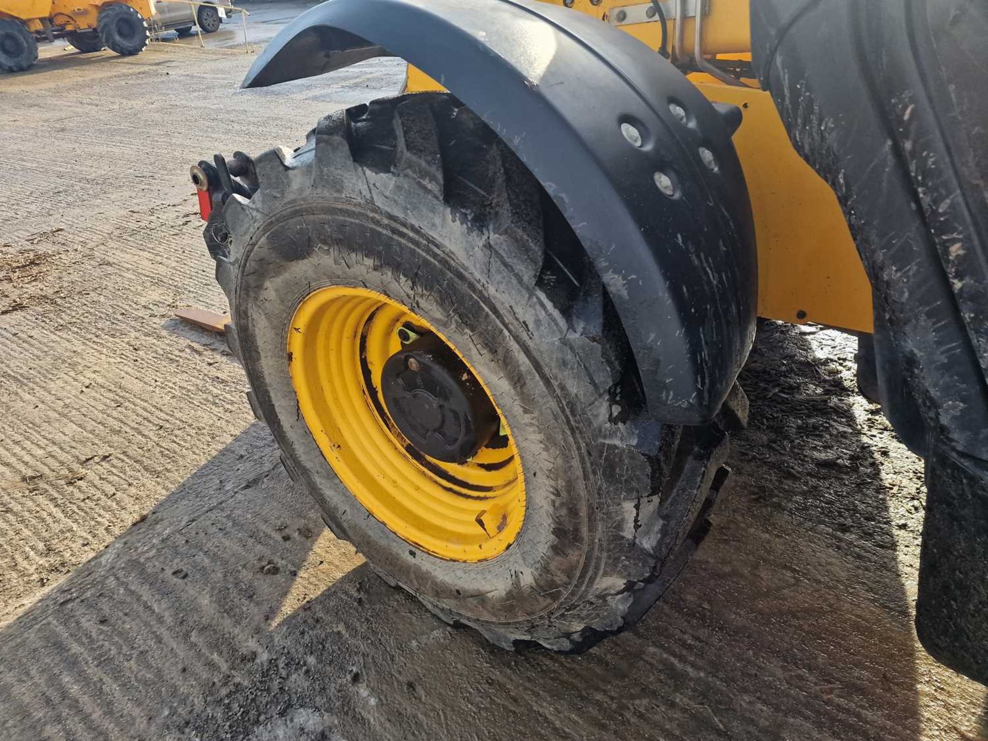 2016 JCB 535-95 Turbo Powershift Telehandler, Reverse Camera, WLI, Forks (EPA Compliant) - Image 17 of 25