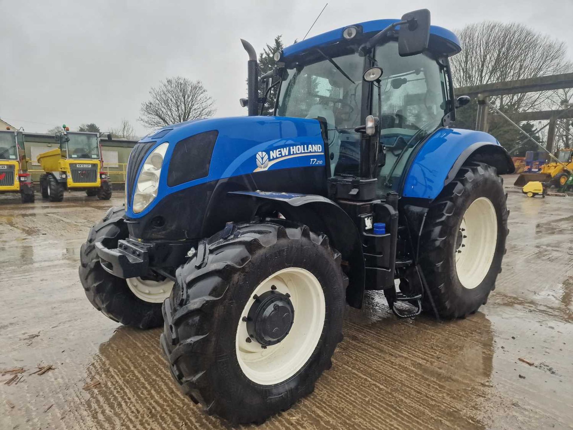 2013 New Holland T7.210 4WD Tractor, Front Suspension, Cab Suspension, Air Brakes, 3 Spool Valves, P