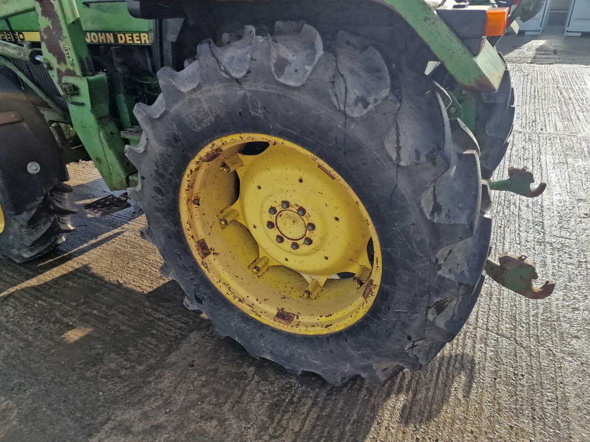 1989 John Deere 2850 4WD Tractor, Loader, 2 Spool Valves, Push Out Hitch (Reg. Docs. Available) - Image 43 of 52