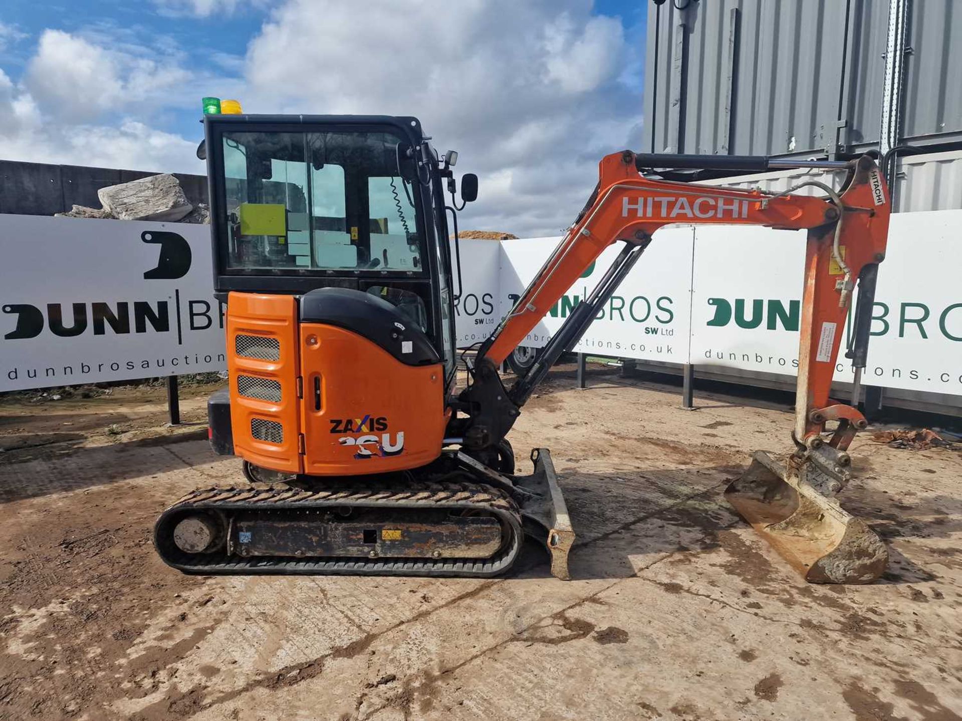 2019 Hitachi ZX26U-6 Rubber Tracks, Blade, Offset, Whites Manual QH, Piped, 48” Bucket - Image 38 of 66