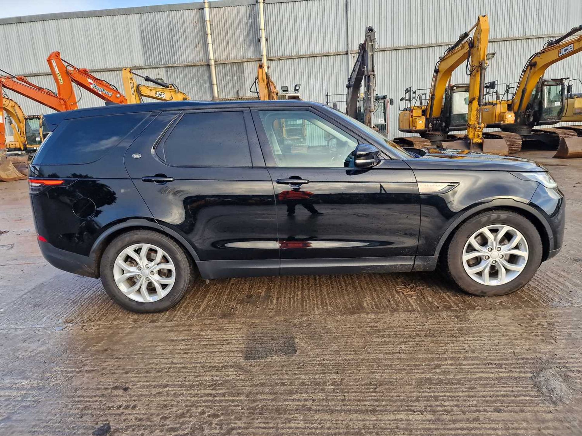 Landrover Discovery SD4 SE 240 Commercial, Auto, Paddle Shift, Sat Nav, Reverse Camera, Parking Sens - Image 32 of 52