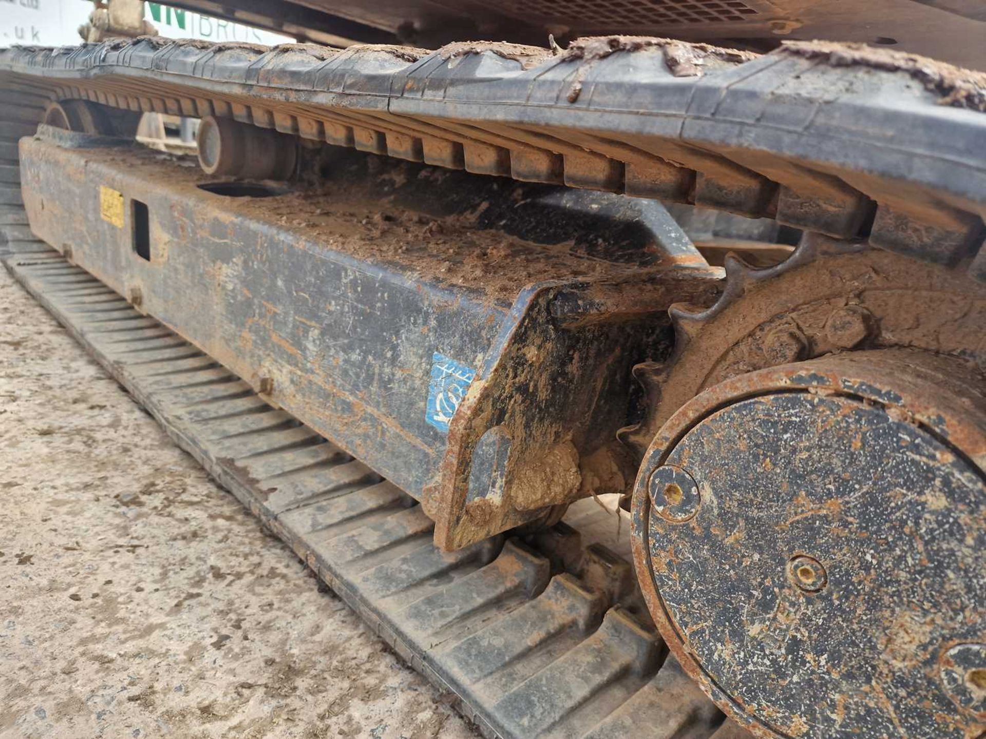 2019 Hitachi ZX26U-6 Rubber Tracks, Blade, Offset, Whites Manual QH, Piped - Image 57 of 64
