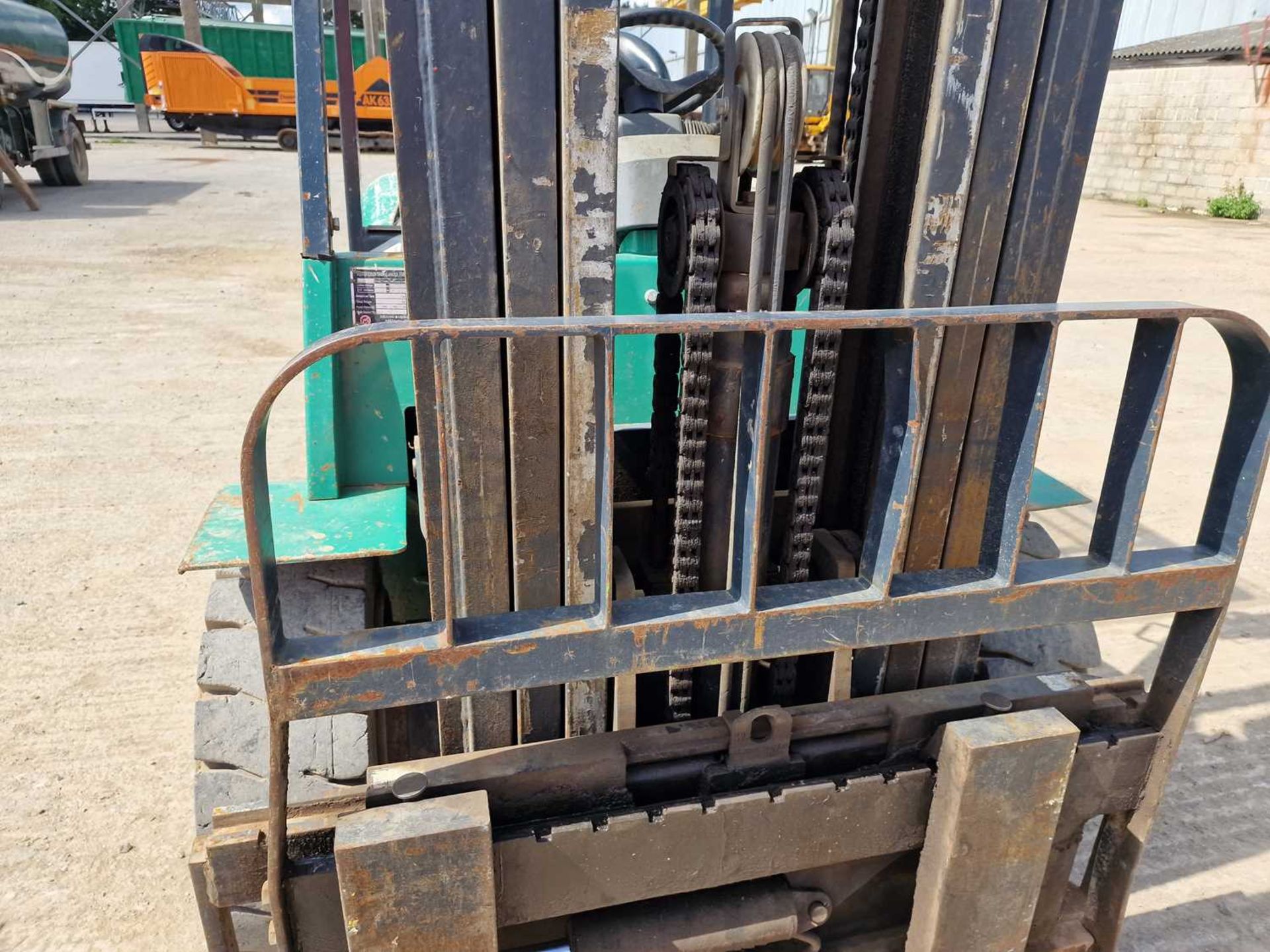 2015 Zhejiang FD40T 4 Ton Diesel Forklift, 3 Stage Free Lift Mast, Side Shift, Forks - Image 7 of 38