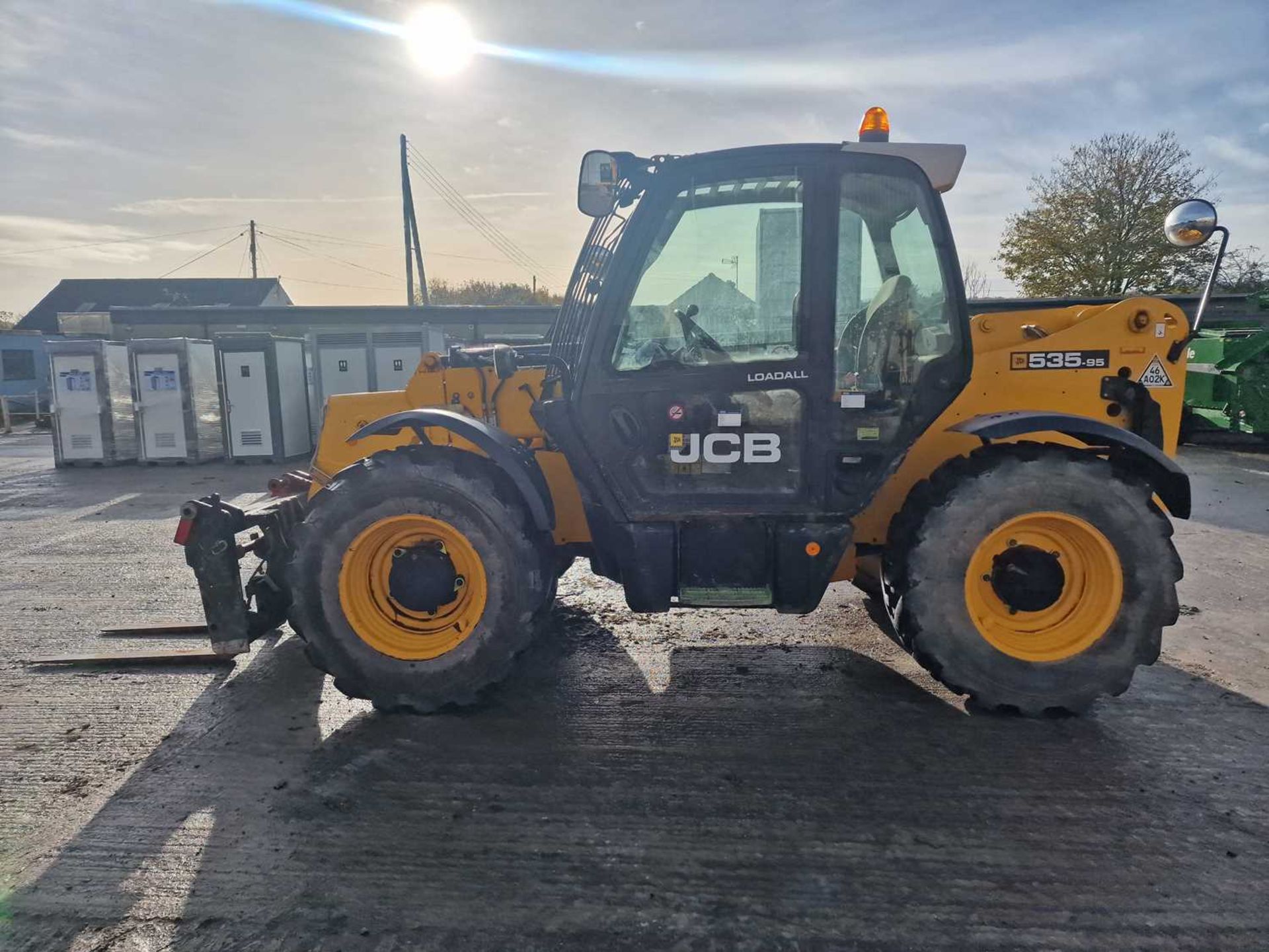 2016 JCB 535-95 Turbo Powershift Telehandler, Reverse Camera, WLI, Forks (EPA Compliant) - Image 2 of 25