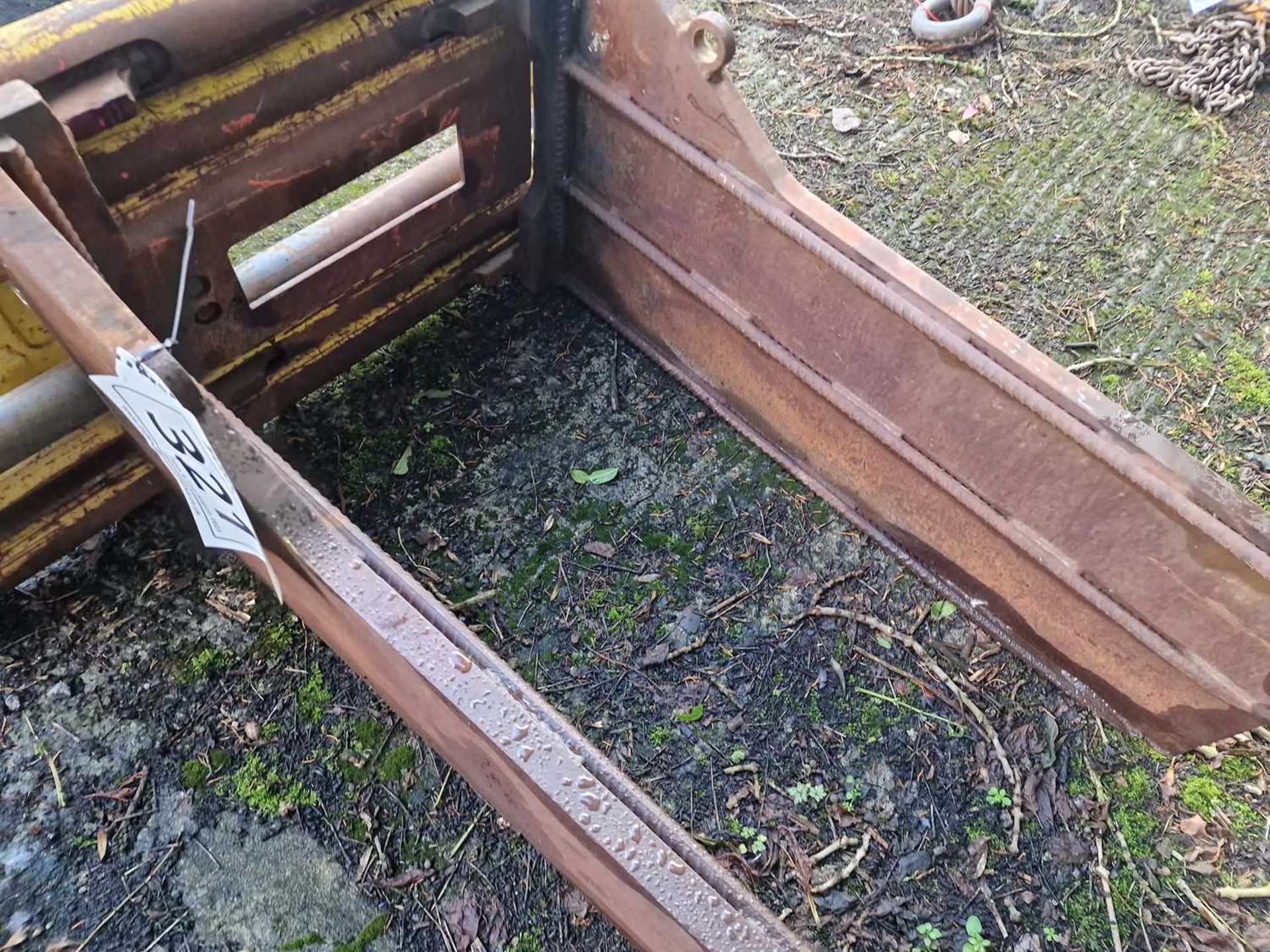 Hydraulic Bale Grab to suit Forklift - Image 6 of 6