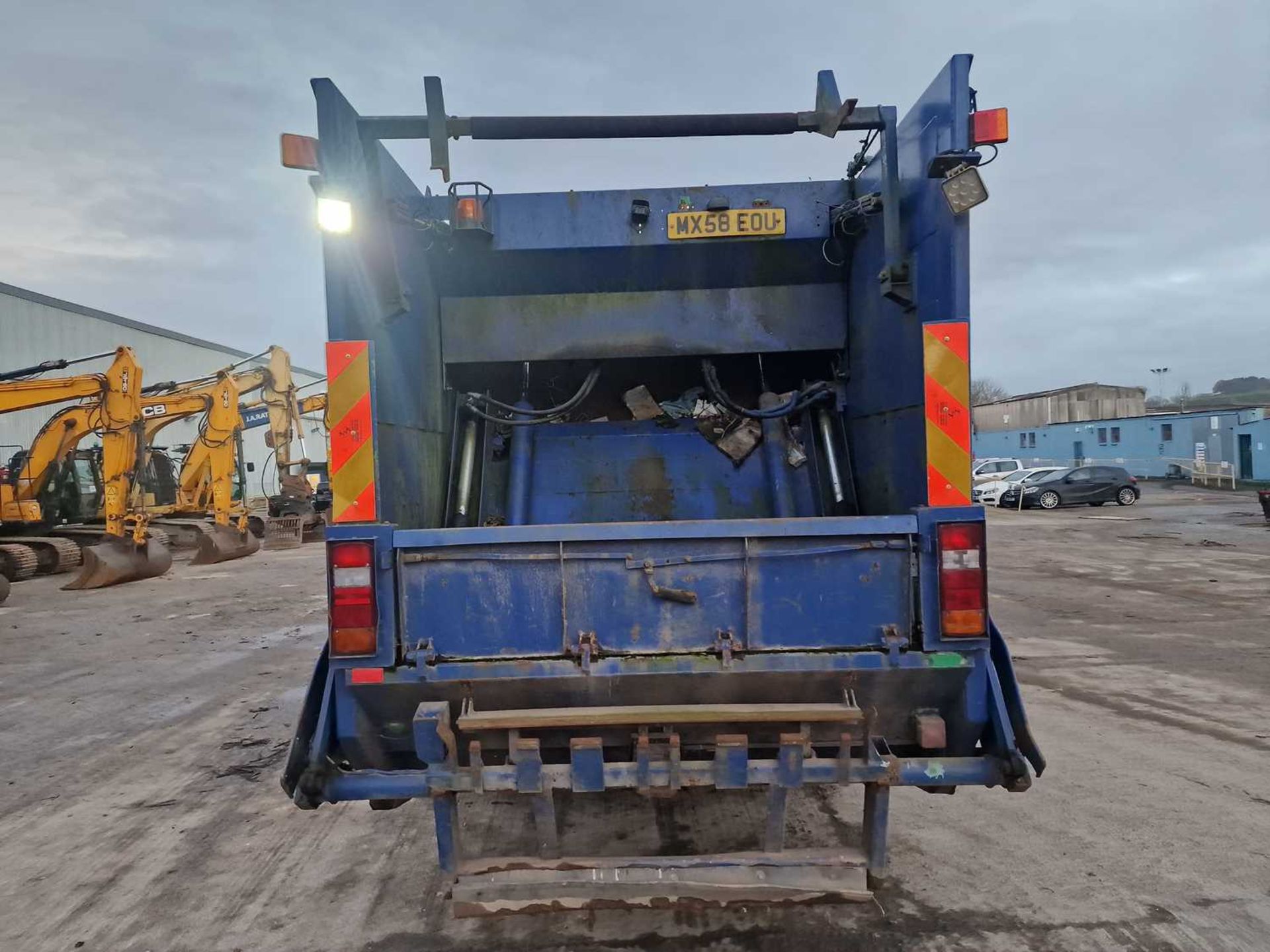 DAF LF55.220 4x2 Refuse Collection Lorry, 3 Way Camera, Automatic Gear Box - Image 4 of 21