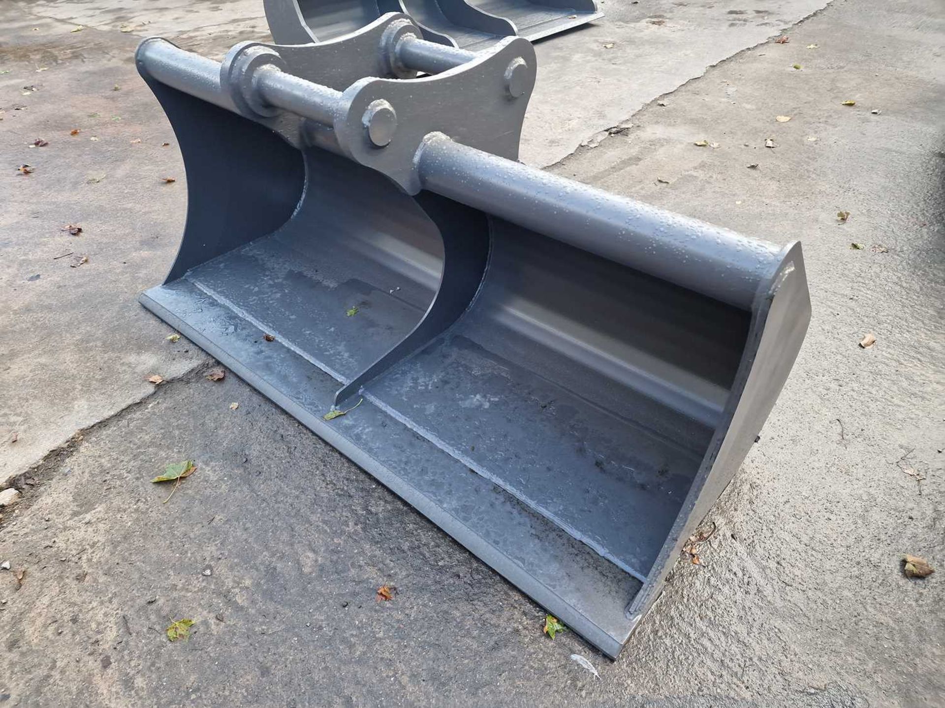 Unused 72" Grading Bucket 65mm Pin to suit 13 Ton Excavator